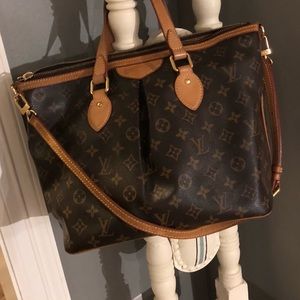 💯 Authentic Louis Vuitton Palermo.